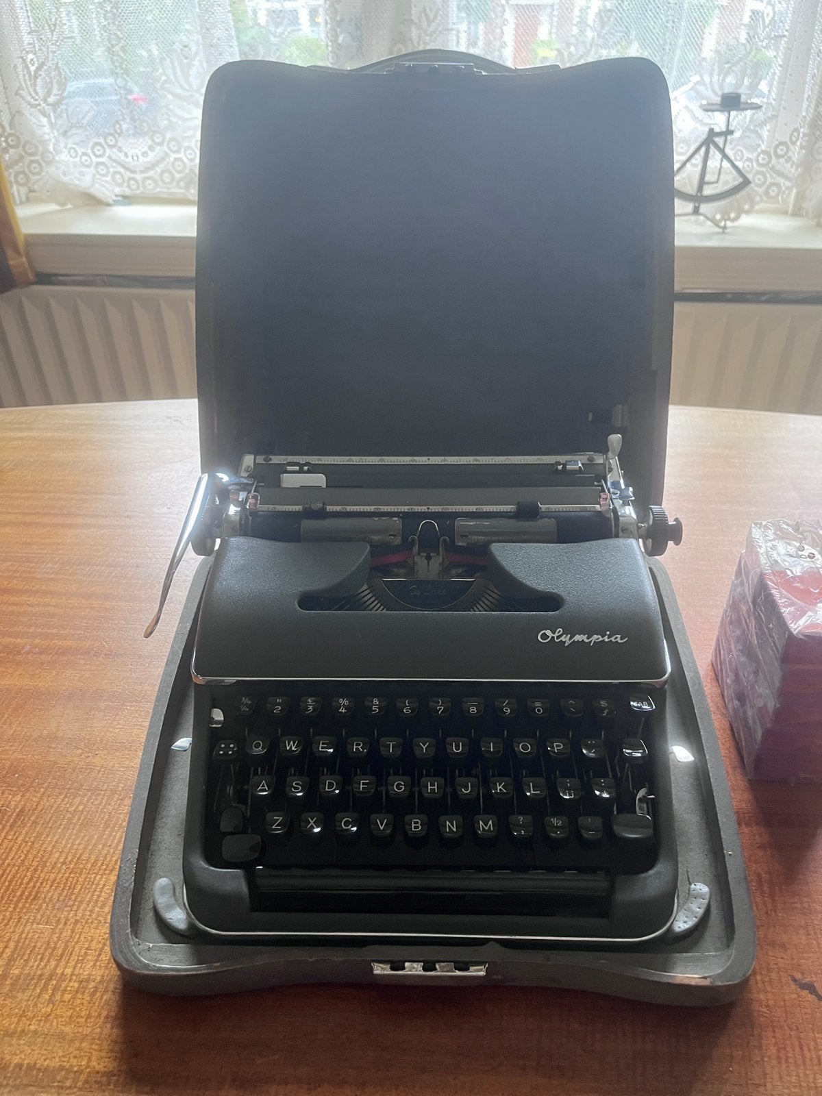 Oude degelijke Olympia typmachine in koffer, Diversen, Typemachines, Ophalen, Gebruikt