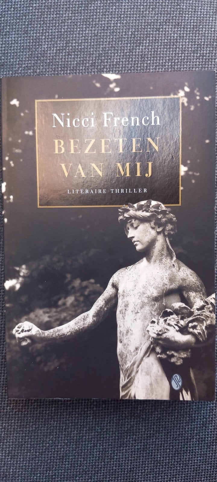 Nicci French - Bezeten van mij., Ophalen of Verzenden, Zo goed als nieuw, Nicci French