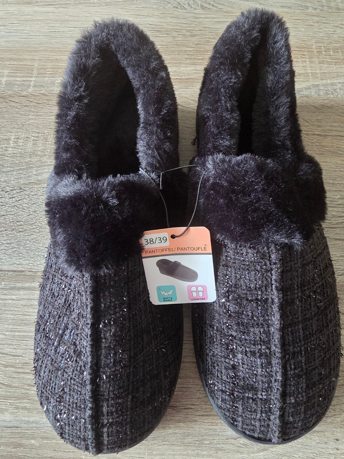 Nieuwe pantoffels 38/39 - Zwart met bont, Kleding | Dames, Schoenen, Ophalen of Verzenden, Nieuw, Zwart, Pantoffels of Sloffen