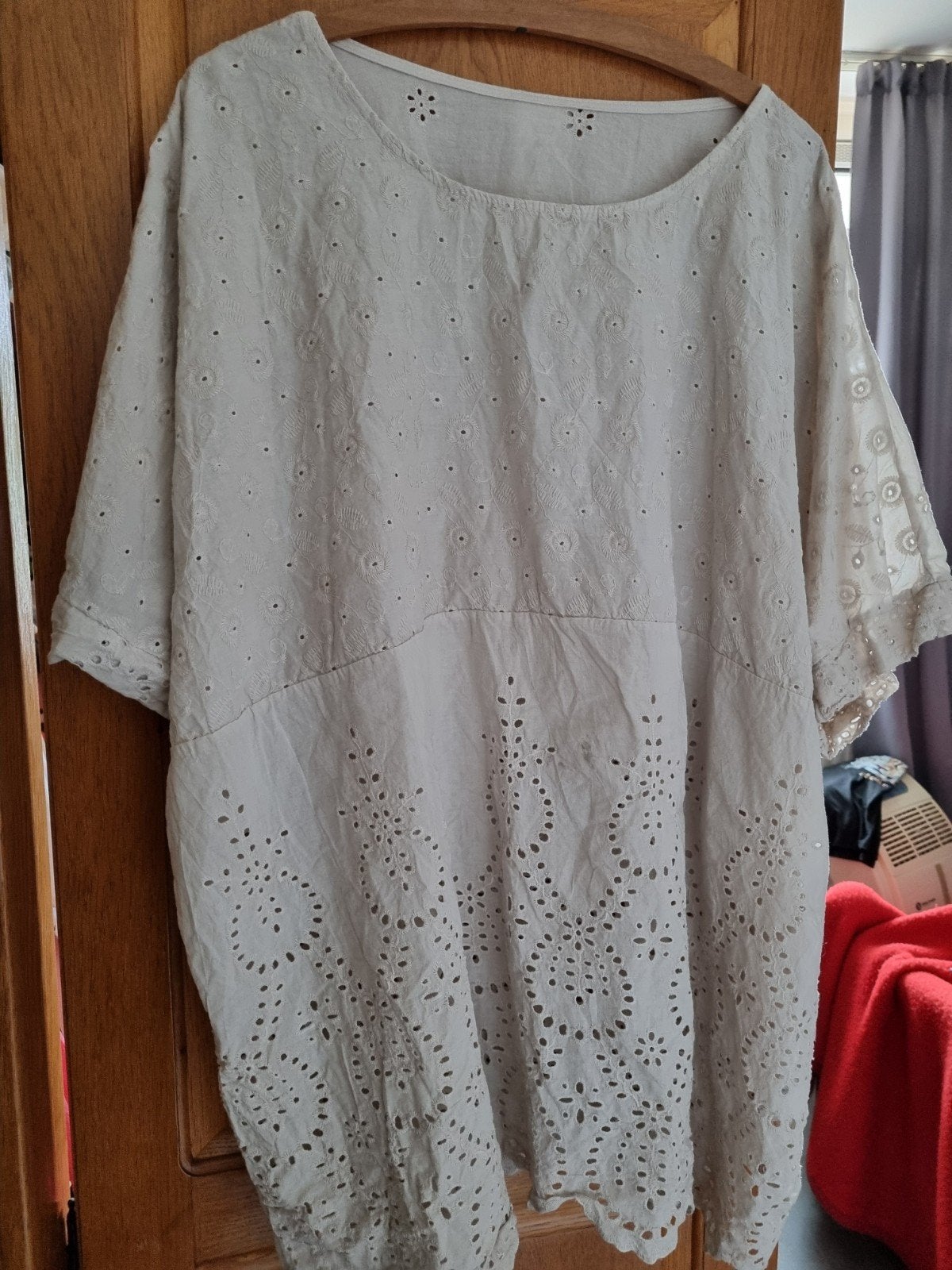 Luchtige katoenen tuniek met broderie, maat M, Beige, Maat 46/48 (XL) of groter, Nieuw, Ophalen of Verzenden
