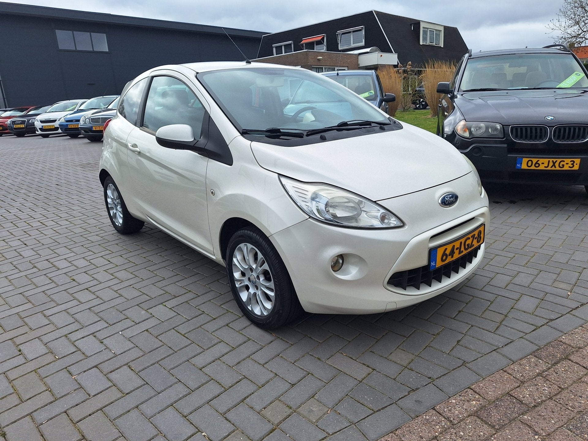 Ford Ka 1.2 Couture First Edition / Nette auto / APK mei 202, Voorwielaandrijving, Gebruikt, 4 cilinders, 4 stoelen