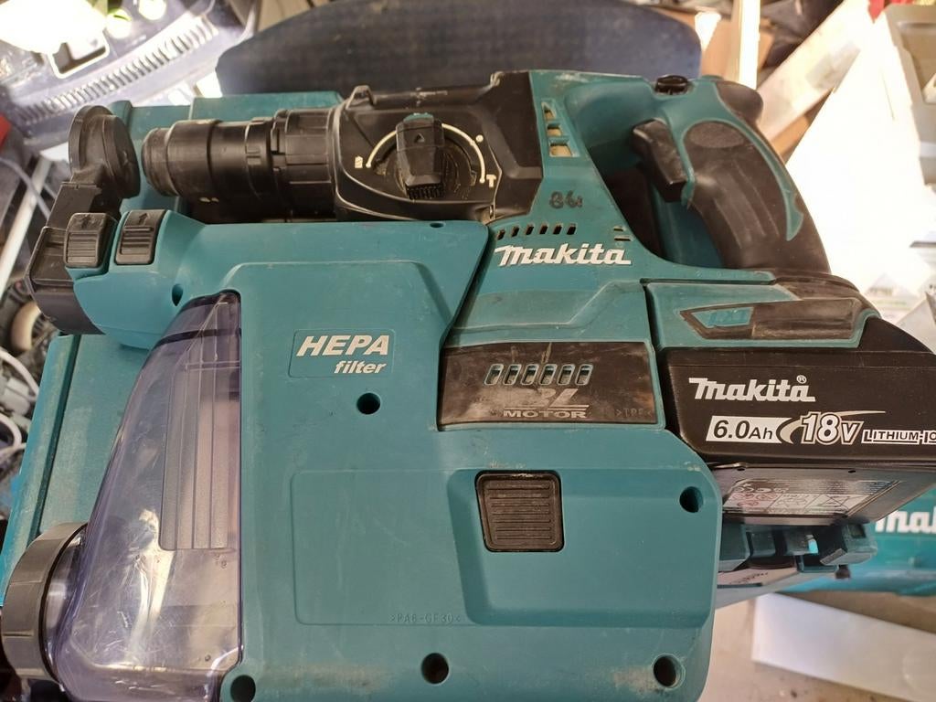 Makita DHR243 boorhamer met HEPA filter, Doe-het-zelf en Verbouw, Gereedschap | Boormachines, Ophalen of Verzenden