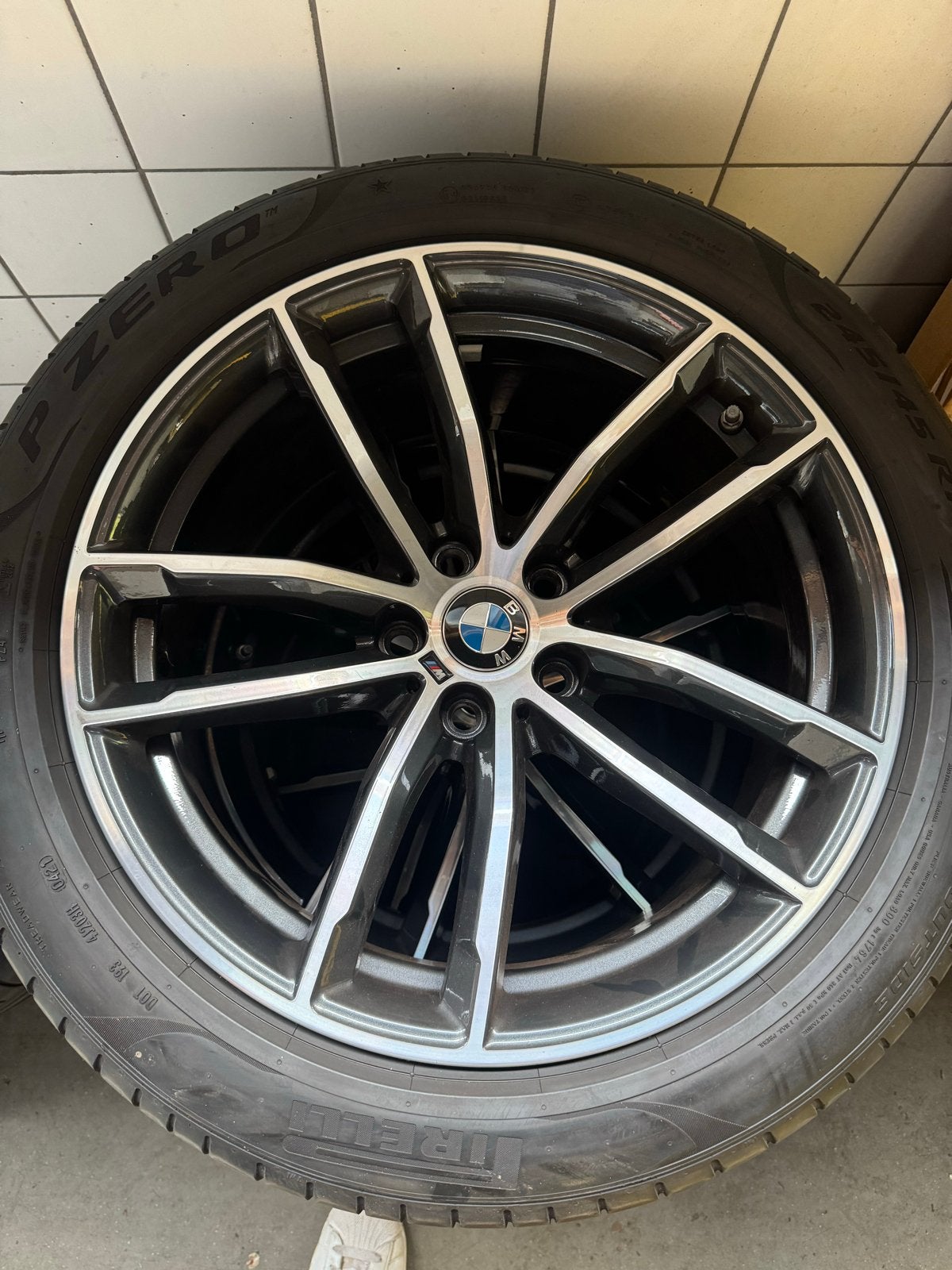 BMW 5 Serie (2021) M Velgen met Pirelli P-Zero Banden, Auto-onderdelen, Banden en Velgen, Ophalen, 18 inch, Banden en Velgen, Personenwagen