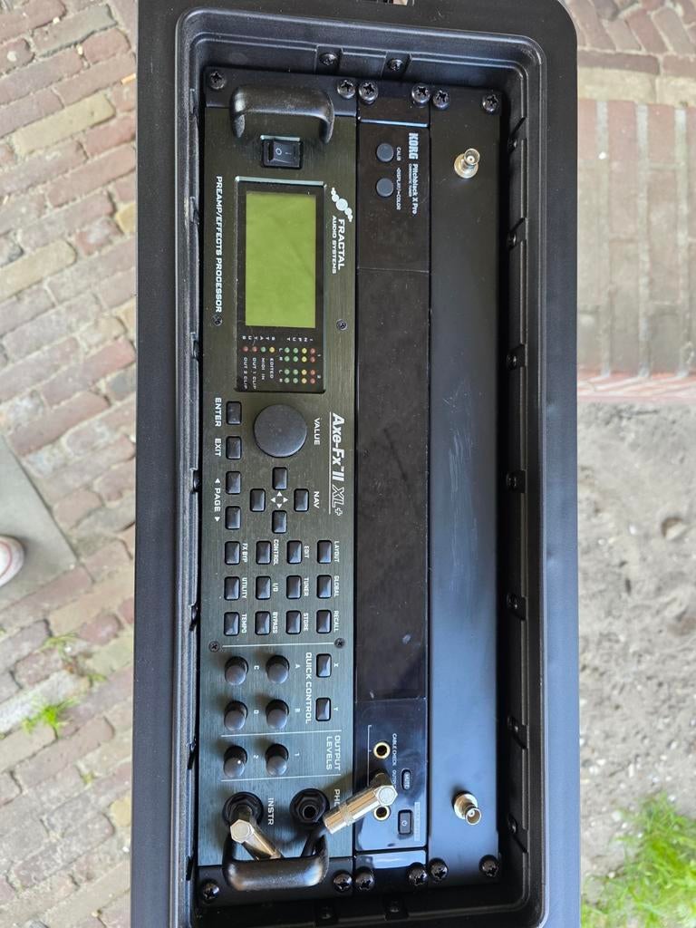 Fractal Audio Axe-Fx II XL+ met Korg Tuner in SKB Case, Ophalen, Gebruikt, Multi-effect