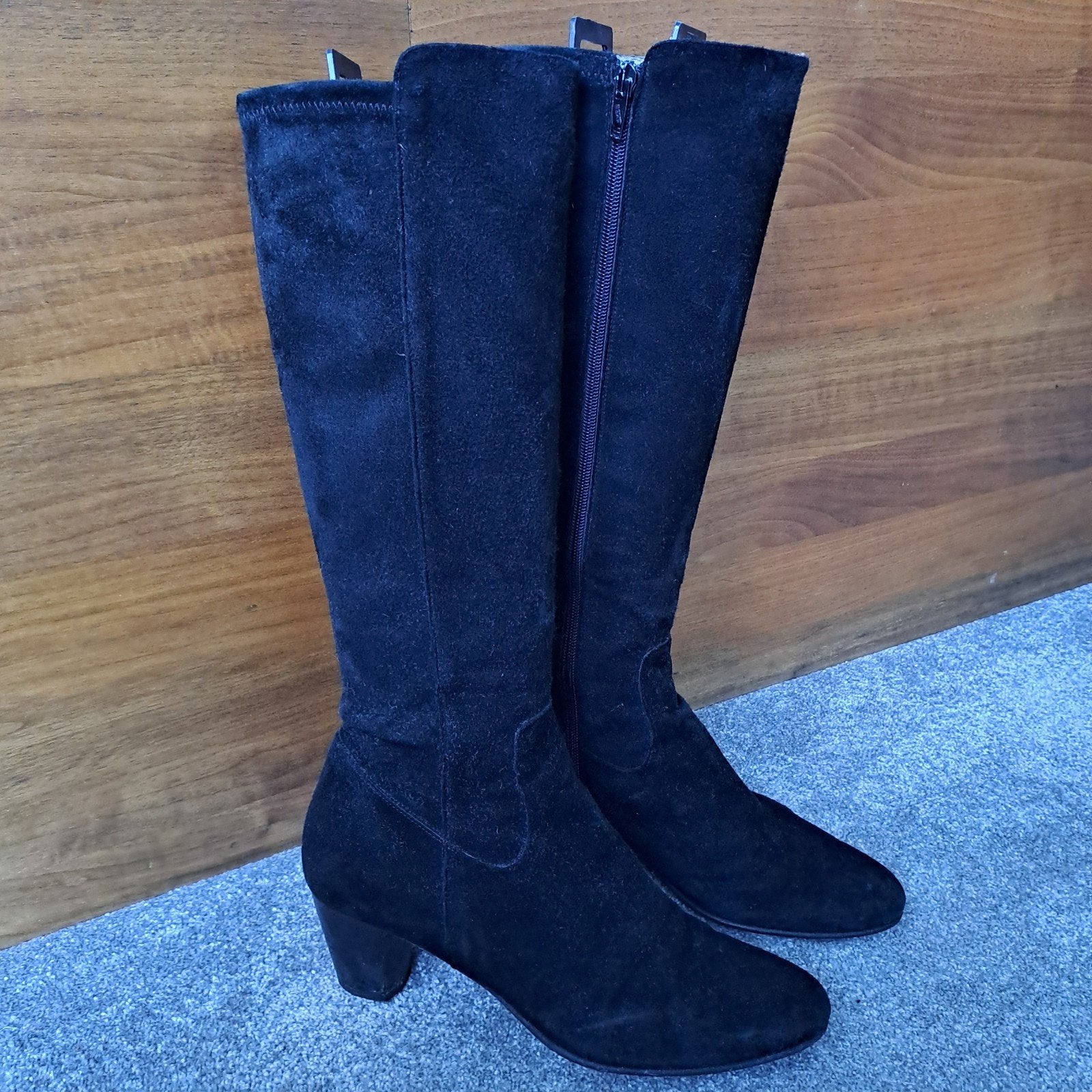 Chique dameslaarzen suede maat 39, smalle schacht, Kleding | Dames, Hoge laarzen, Zwart, Ophalen of Verzenden, Zo goed als nieuw