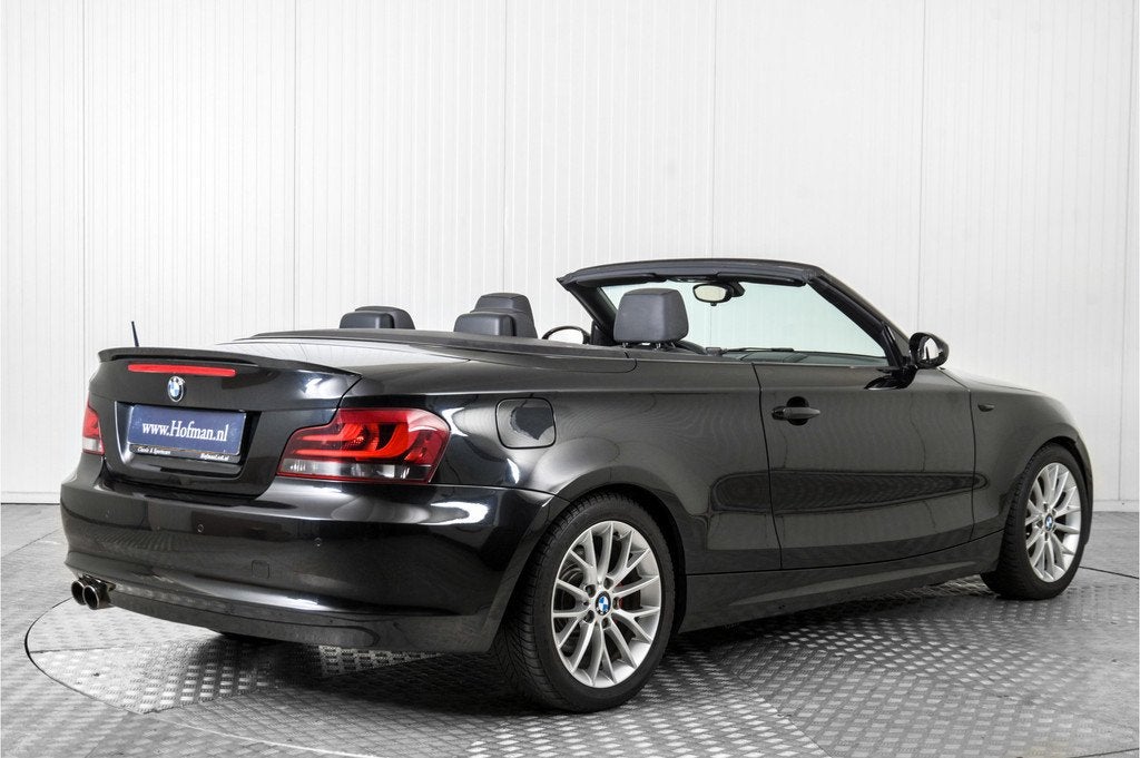 BMW 1 Serie Cabrio 125i AUT (bj 2009, automaat), Auto's, Achterwielaandrijving, Gebruikt, 4 stoelen, 218 pk