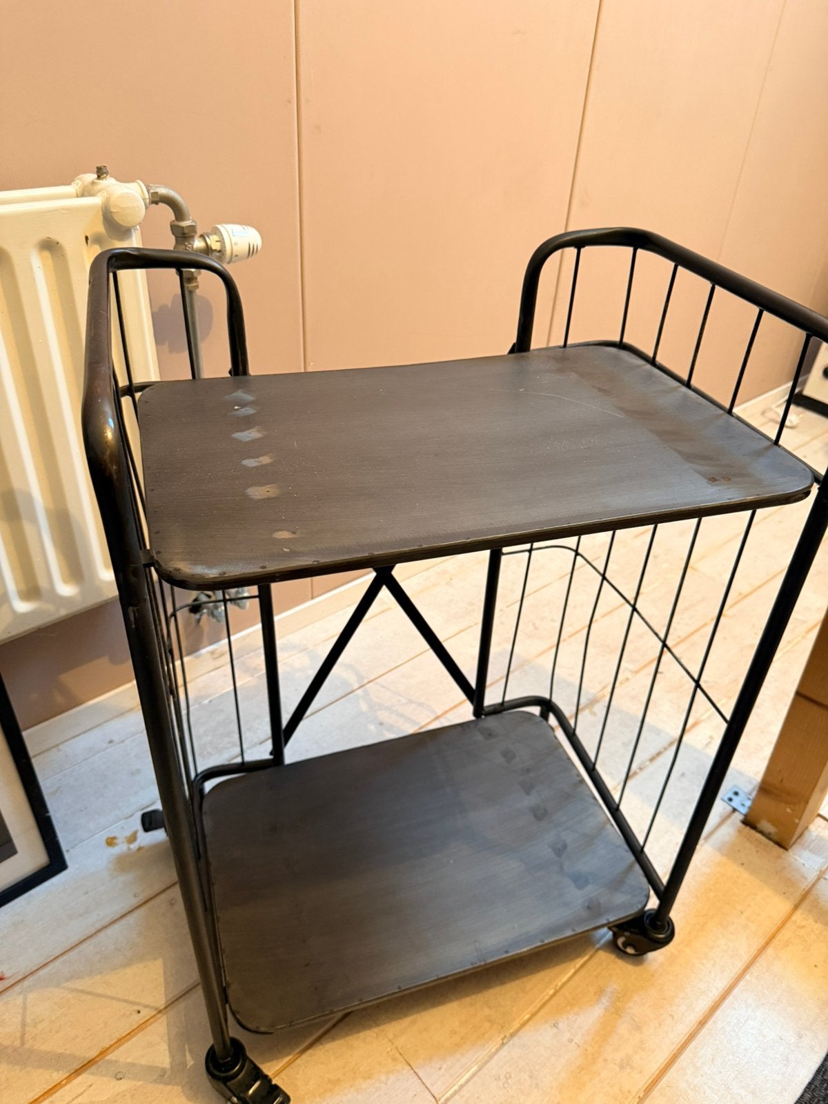 Vintage zwarte metalen trolley / serveerwagen – retro, Verzamelen, Ophalen