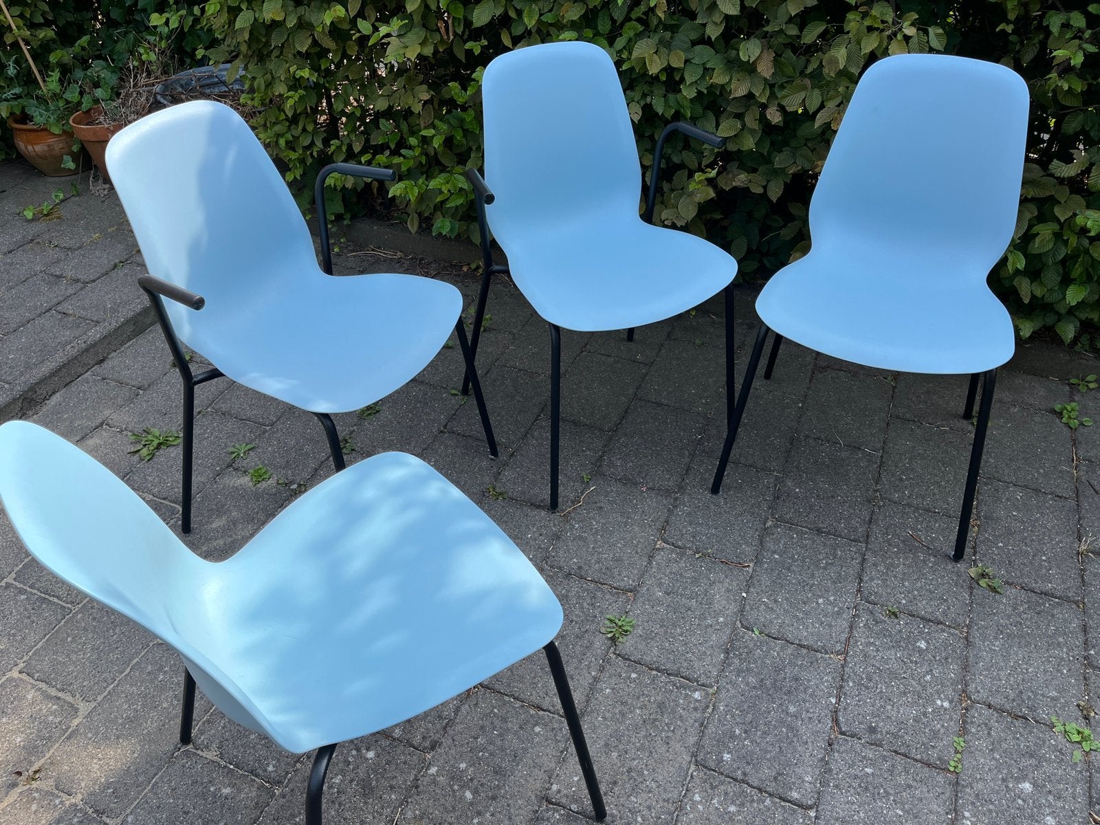 4 stoelen (eetkamerstoelen lichtblauw), Huis en Inrichting, Stoelen, Ophalen, Kunststof, Blauw, Zo goed als nieuw