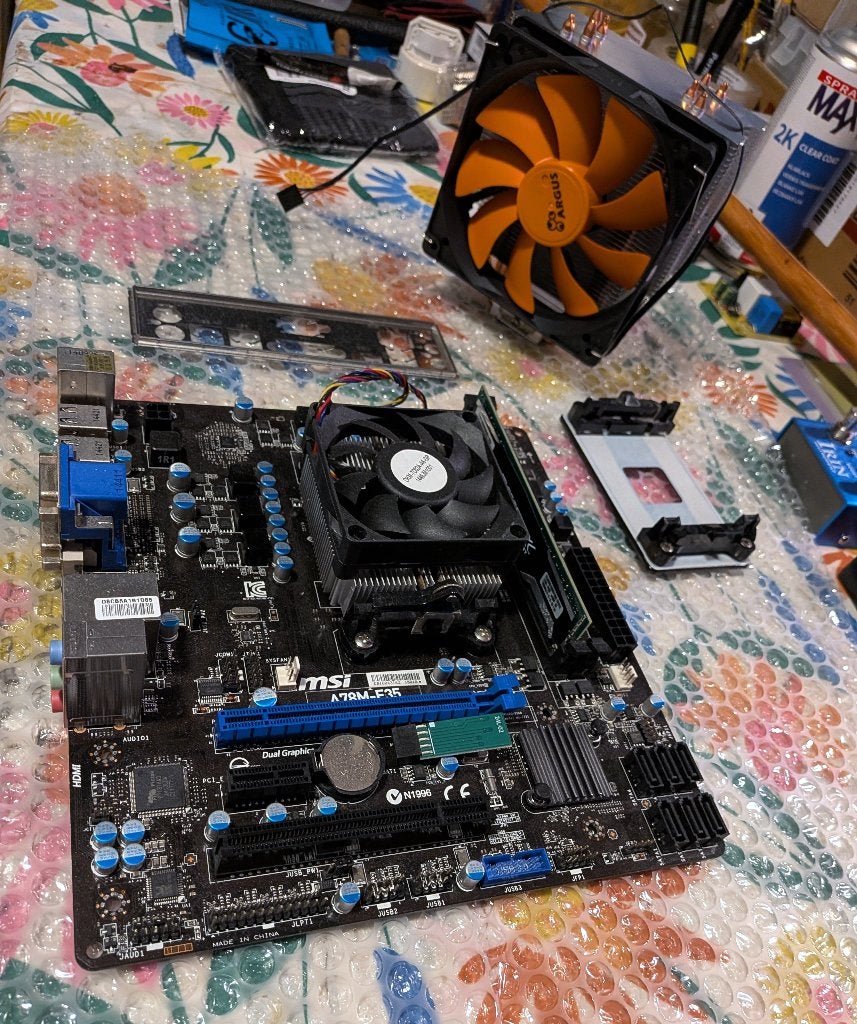 MSI AMD-FM2 moederbord compleet, Ophalen, Mini-ATX, DDR3, Zo goed als nieuw