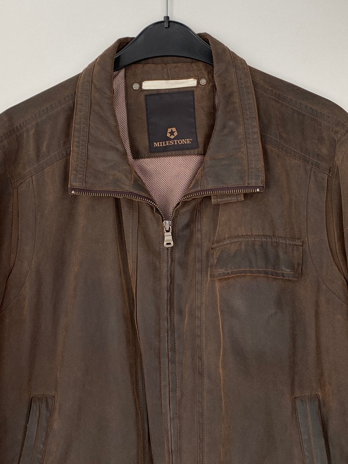 K333 Milestone maat L=42/44 jas jack tussenjas jacket bruin, Bruin, Milestone, Maat 42/44 (L), Ophalen of Verzenden