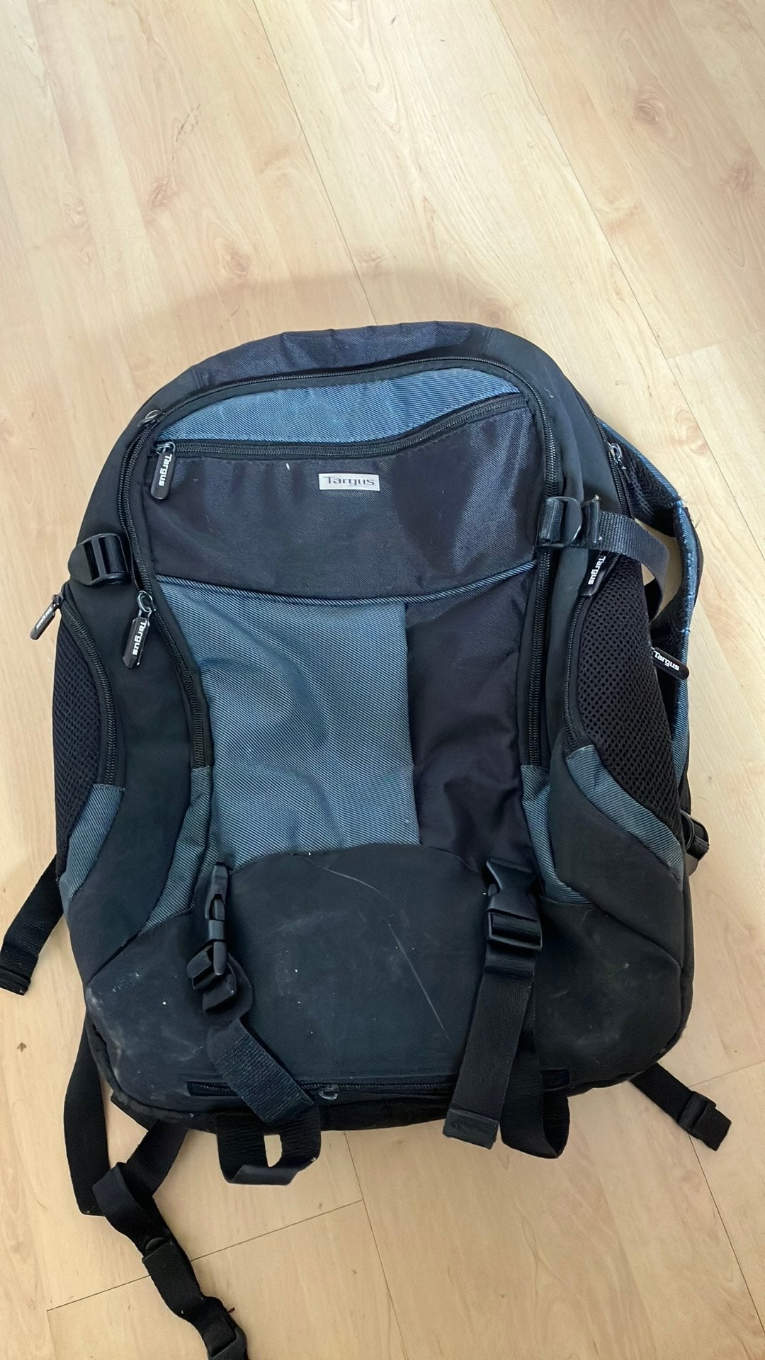 Grote Targus rugtas, geschikt als laptop tas, Gebruikt, 25 tot 40 cm, Ophalen of Verzenden, Overige merken