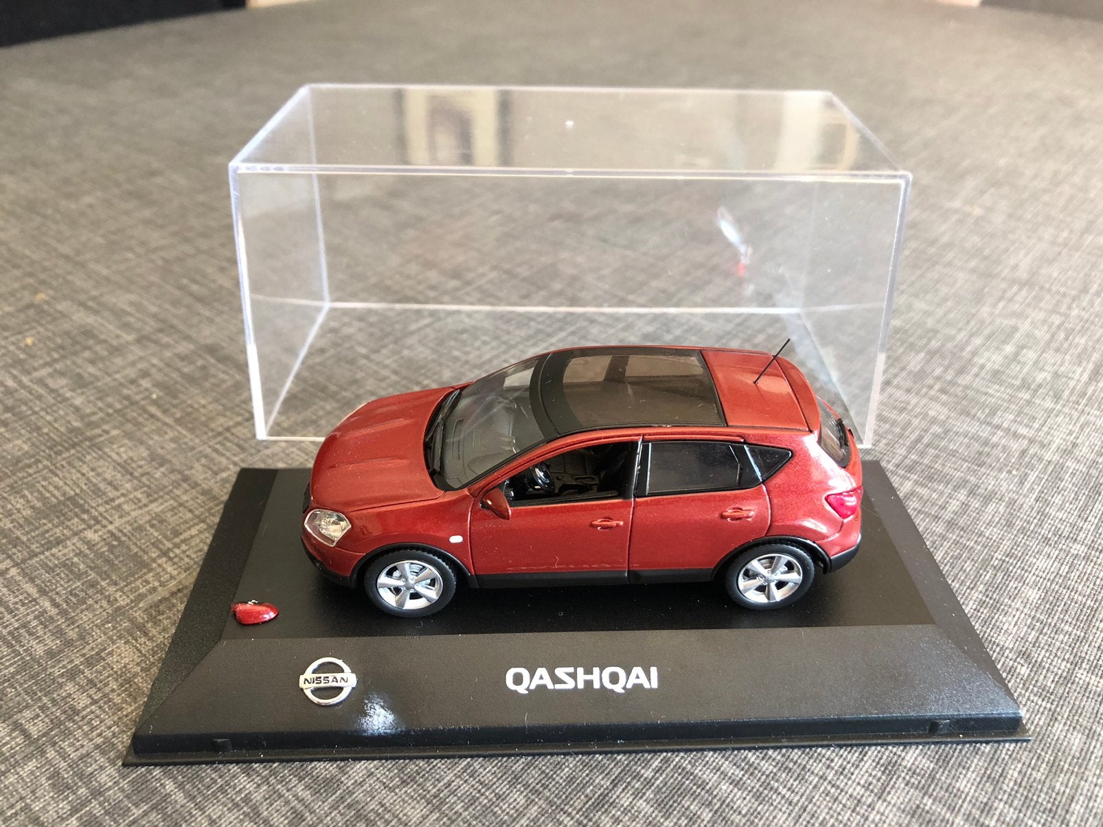 Nissan qashqai 1/43 promo uitgave lees tekst, Ophalen, Zo goed als nieuw, Auto, Norev