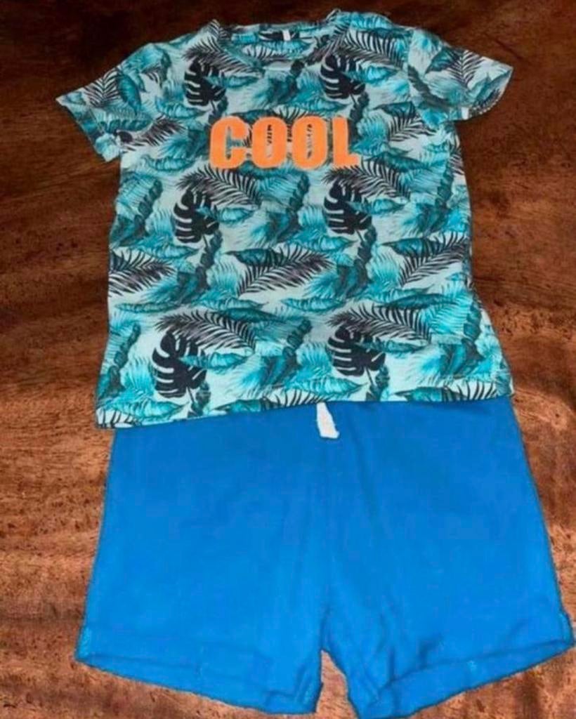 Korte broek + t-shirt maat 74, Ophalen of Verzenden, Zo goed als nieuw, Jongetje, Broekje