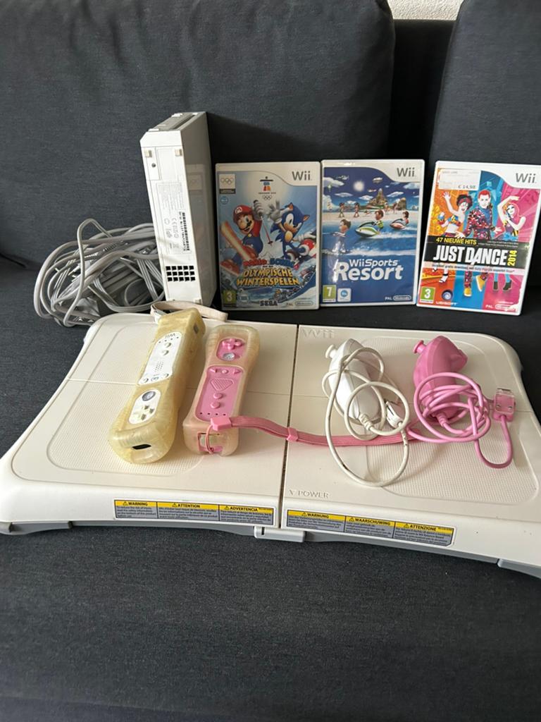 Nintendo Wii Console met Balance Board en 3 Games, Ophalen, Gebruikt, Met 2 controllers, Met games