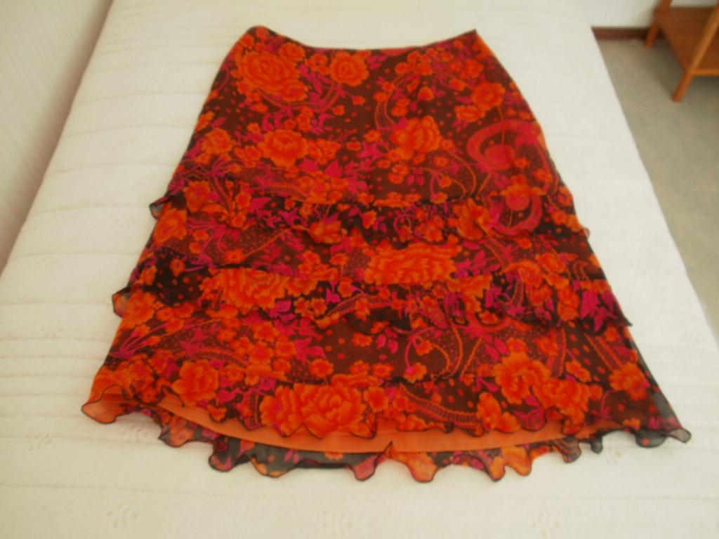 DAMESROKJEORANJE  MET SCHULPRAND GEVOERD TURNOVER, Kleding | Dames, Rokken, Maat 38/40 (M), Overige kleuren, Ophalen of Verzenden