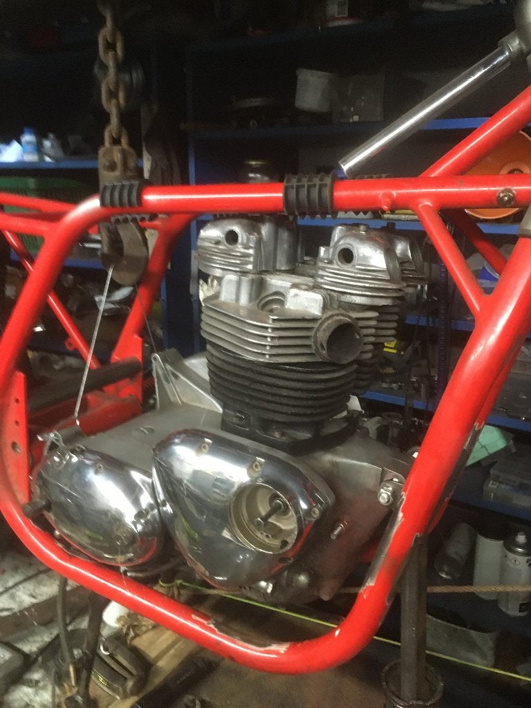 zoeken.     triumph 9gaatscilinder kop,niet een versleten, Ophalen, Gebruikt