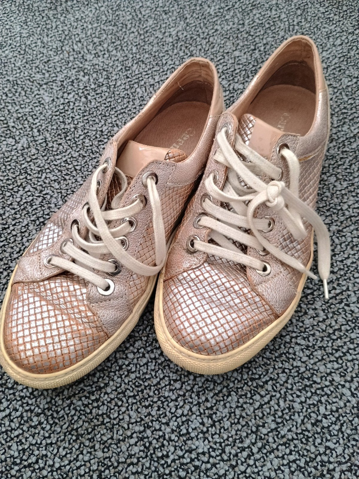 Sportieve Carmens schoenen maat 38, Kleding | Dames, Schoenen, Ophalen of Verzenden, Gedragen, Sneakers of Gympen