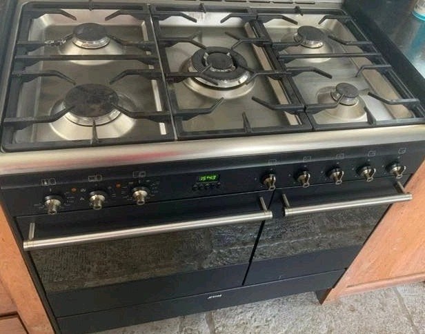 SMEG GASFORNUIS 5 PITS W.O WOKBRANDER & DUBBELE ELEC  OVENS, Witgoed en Apparatuur, Fornuizen, Ophalen, Gebruikt, 60 cm of meer