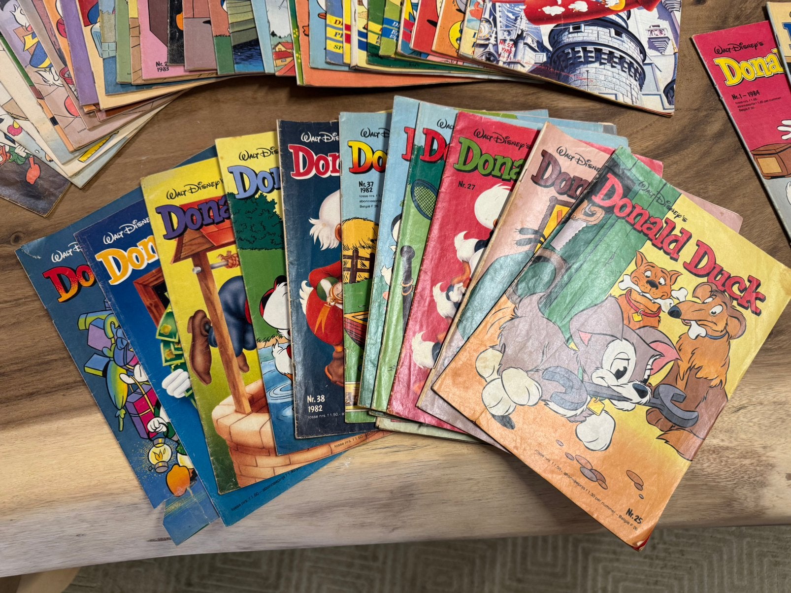 Donald Duck weekbladen uit de jaren 1980 Direct/Leverbaar, Donald Duck, Meerdere stripboeken, Ophalen, Gelezen