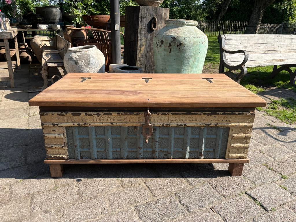 Oude grote kist / salontafel, Huis en Inrichting, Woonaccessoires | Kisten, Ophalen, Gebruikt, 50 tot 100 cm, 50 tot 75 cm