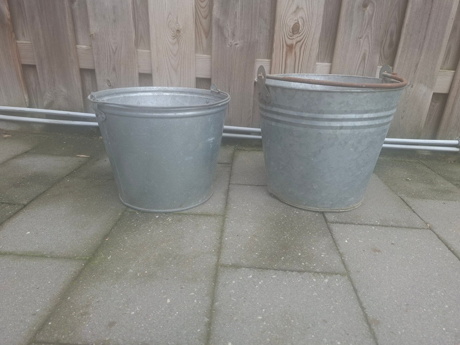 Set van 2 zinken emmers, Ophalen, Overige materialen, Gebruikt, Minder dan 30 cm