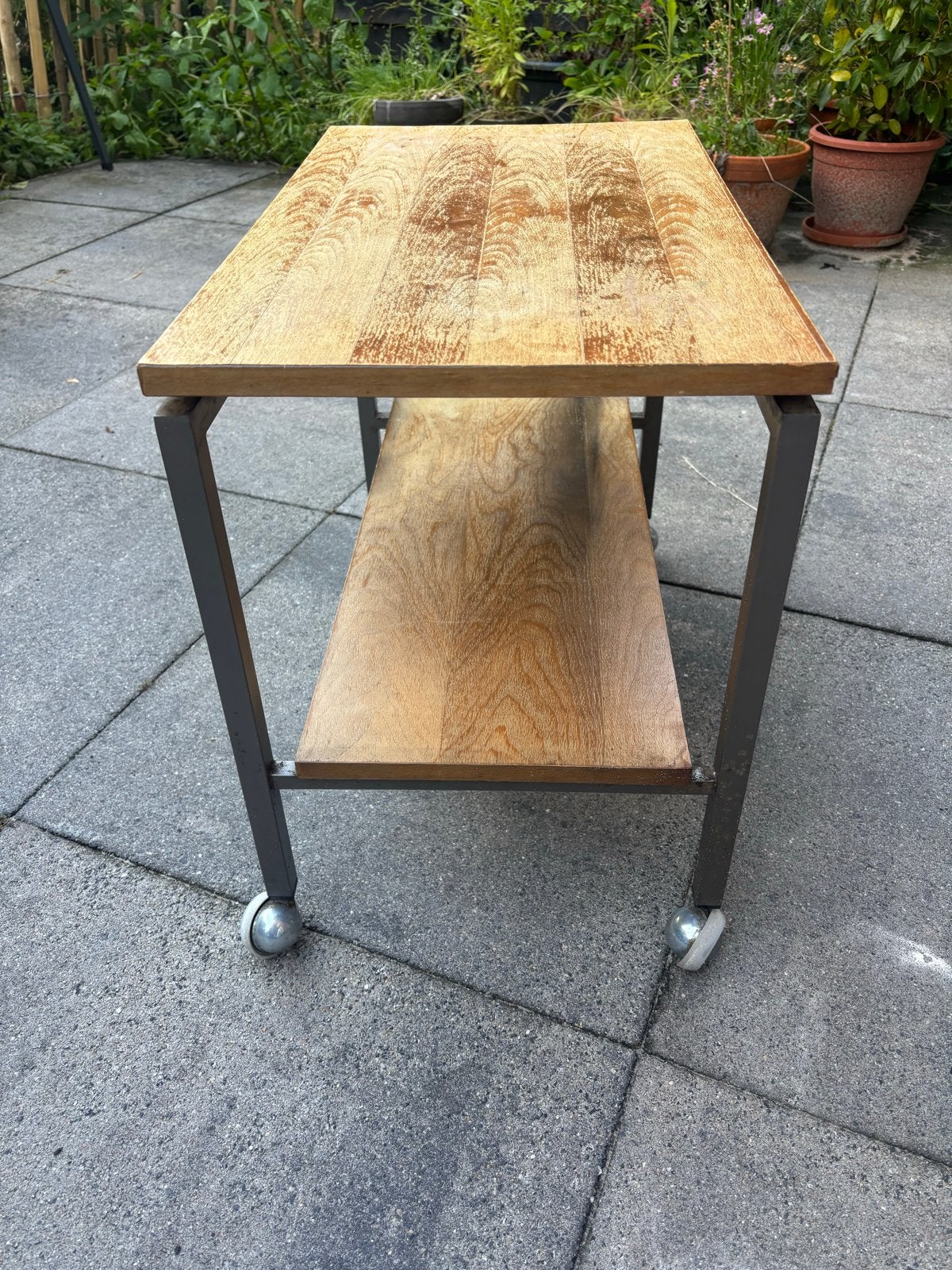 Bijzettafeltje op wielen - Hout en Metaal, Gebruikt, 55 tot 75 cm, Rechthoekig, Hout