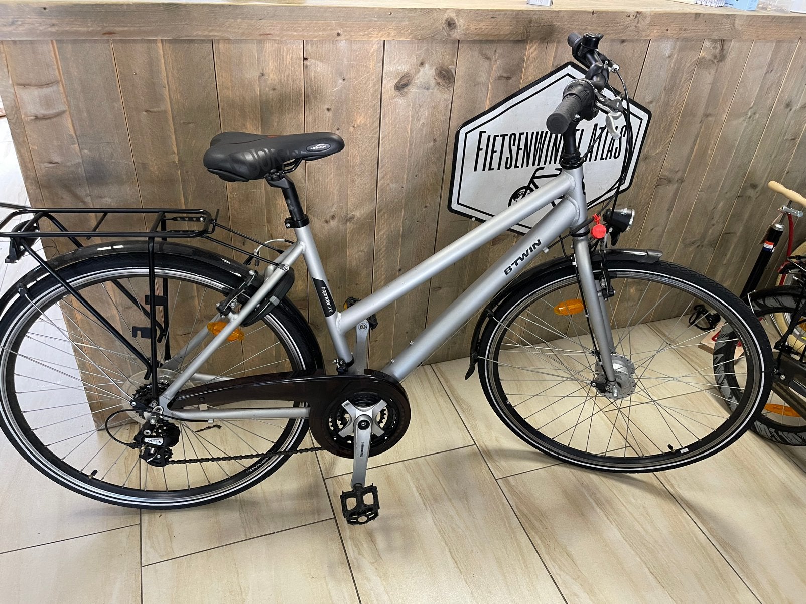 Btwin sportieve damesfiets 28 inch 21 versnellingen, Overige merken, Ophalen of Verzenden, Zo goed als nieuw, 50 tot 53 cm