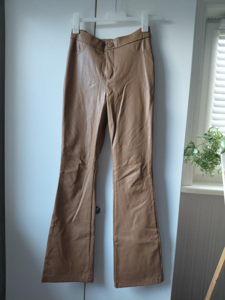 Bruine lederlook flared broek maat S, Bruin, Ophalen of Verzenden, Maat 36 (S), Lang
