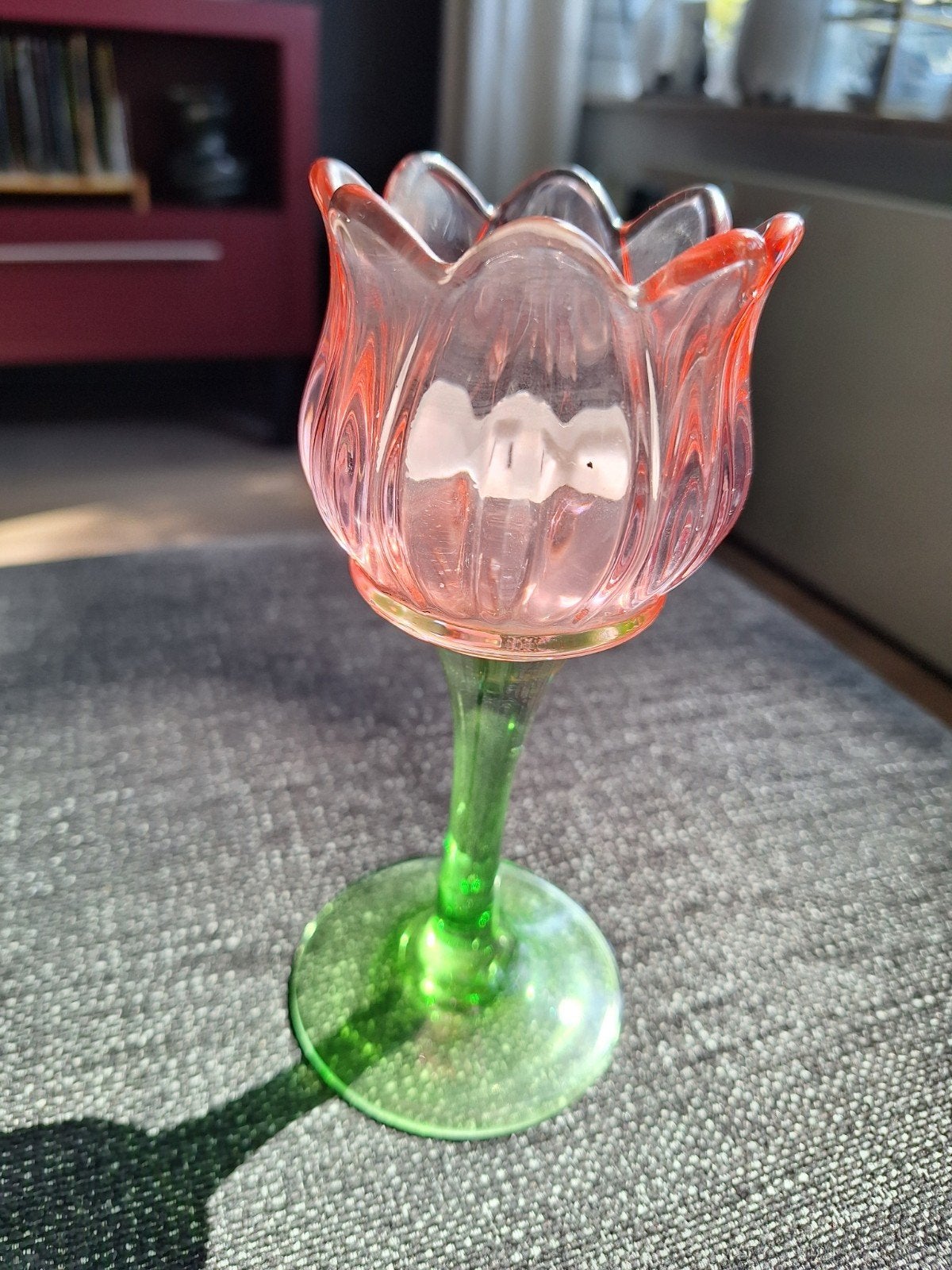 Roze/groene glazen kandelaar in tulpvorm, Ophalen of Verzenden, Roze, Light & Living, Kandelaar