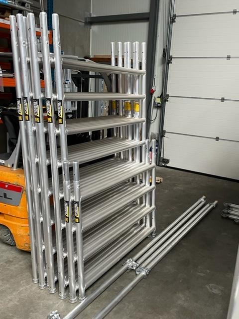 Splinternieuwe Custers steiger 10mWerkHoogte met 8 platform!, Doe-het-zelf en Verbouw, Steigers, Ophalen, Nieuw, Rolsteiger of Kamersteiger