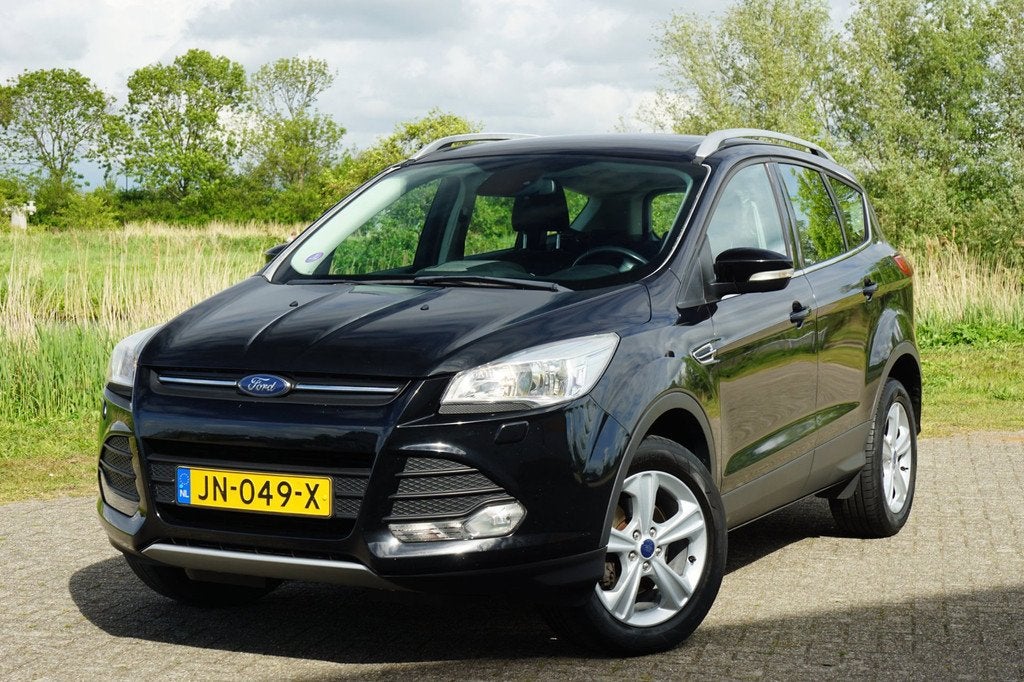 Ford Kuga 1.5 Trend Edition | Panther Black | Nav/Bluetooth/, Stof, Euro 6, 4 cilinders, Zwart