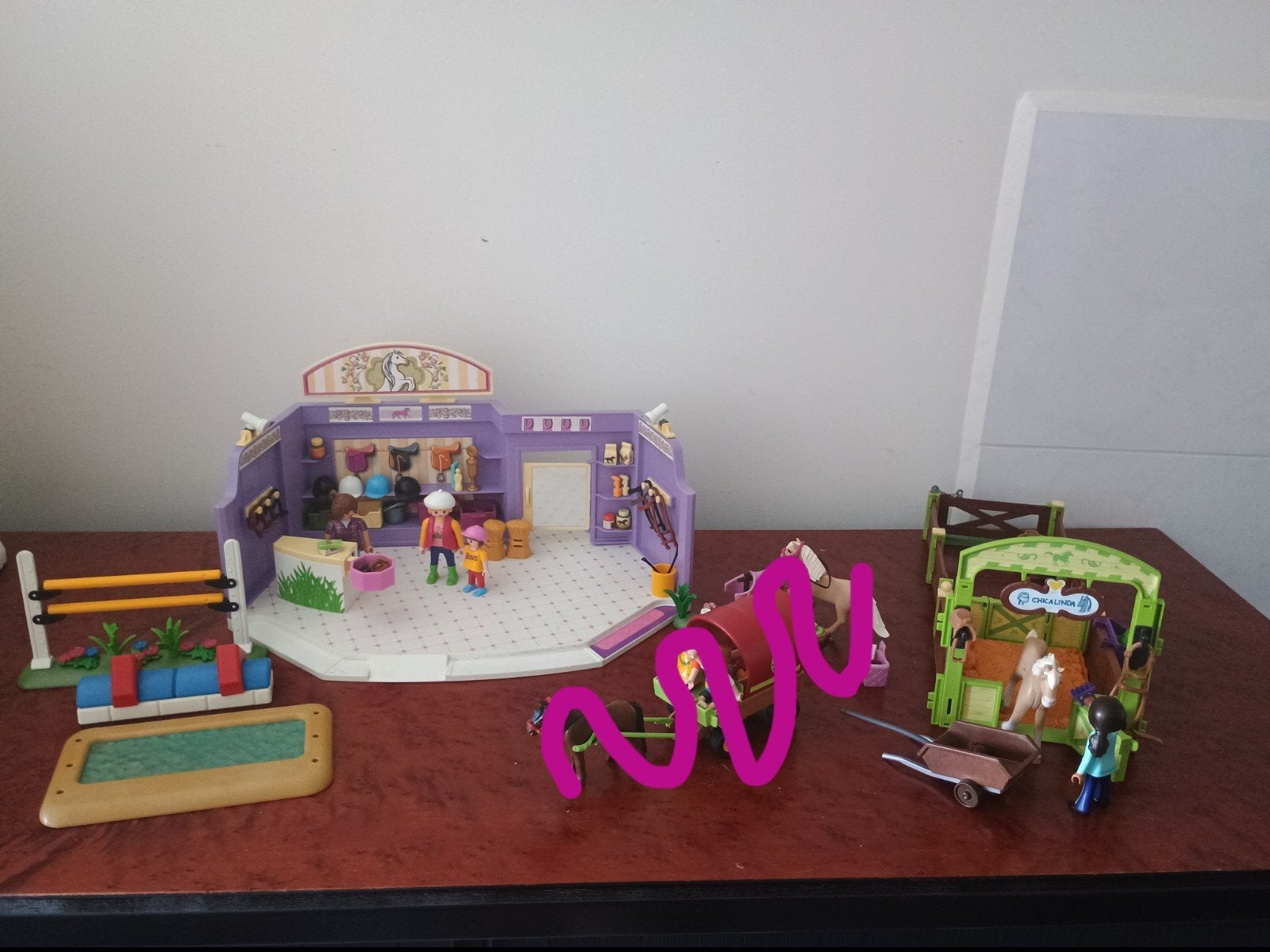 Playmobil paardenwinkel, hindernissen en stal, Ophalen of Verzenden, Zo goed als nieuw