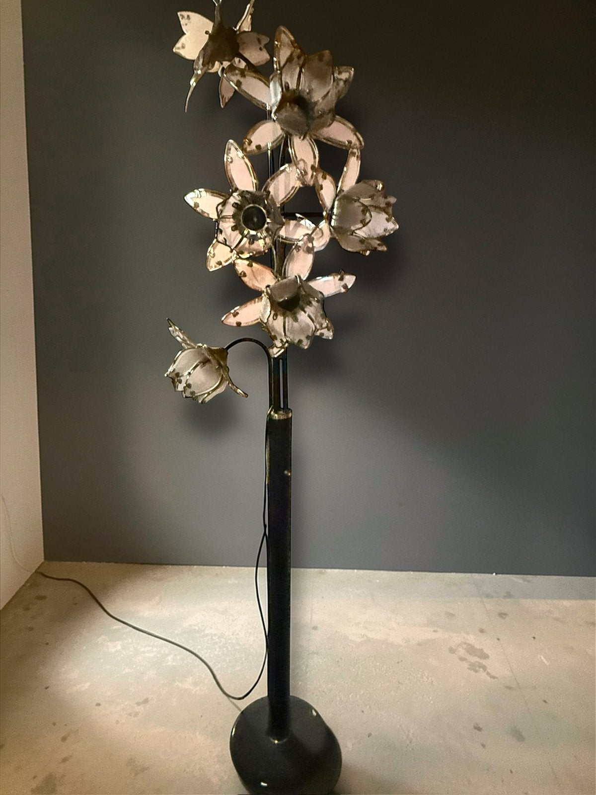 Prachtige grote jaren 60/70 Lotus bloemen vloerlamp, Zo goed als nieuw, Glas, 150 tot 200 cm, Retro mid century 60 70 vintage design