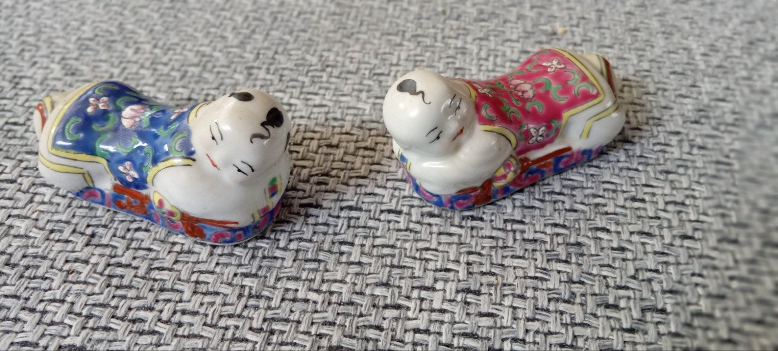 2 antieke porseleinen Chinese steuntjes voor o.a. eetstokjes, Antiek en Kunst, Ophalen of Verzenden