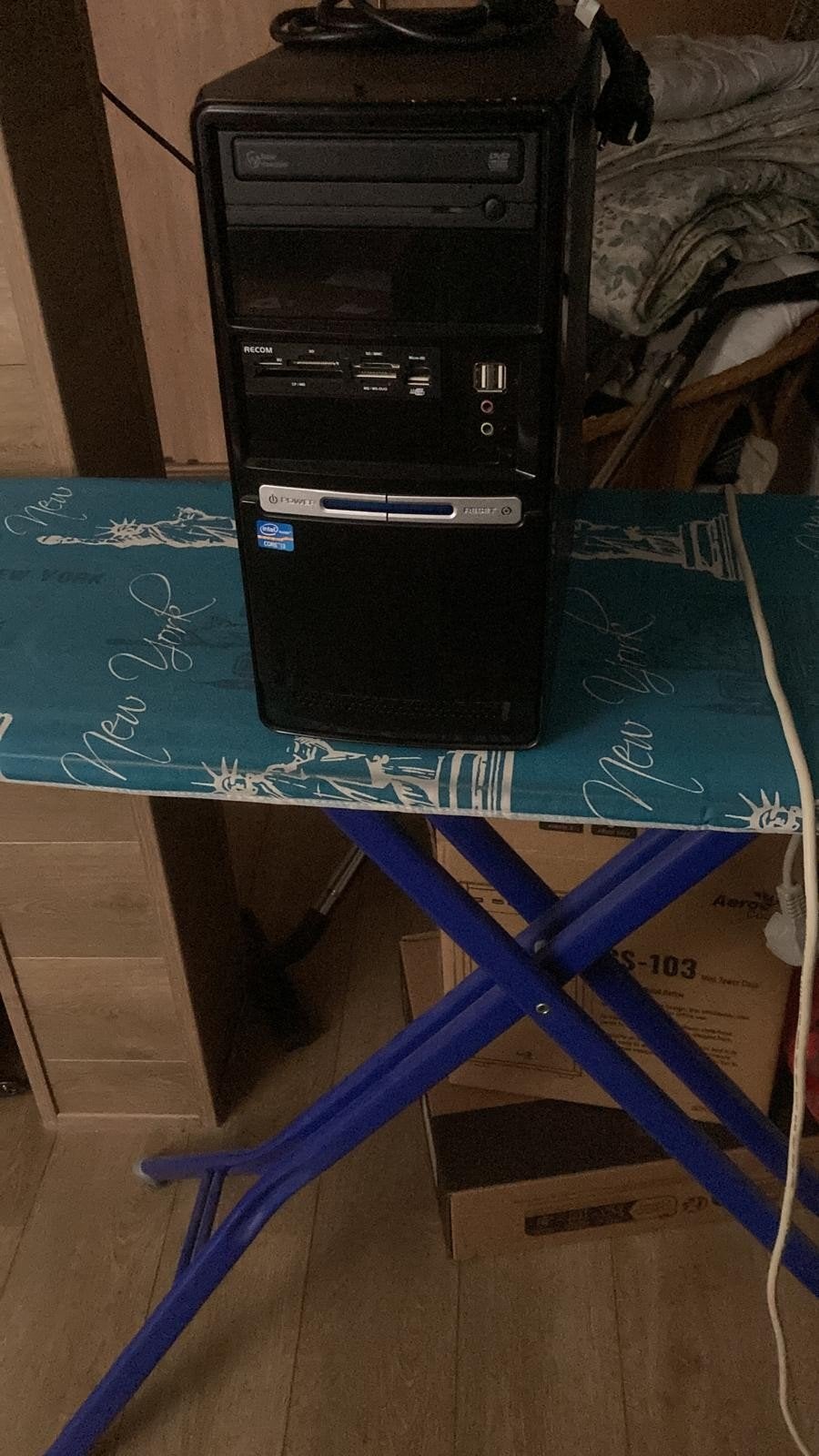 Recom Desktop PC met Windows 10 Home, 4GB RAM, Computers en Software, Desktop Pc's, Ophalen of Verzenden