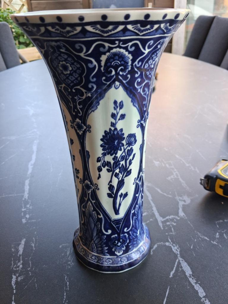Boch royal Sphinx Delfts vaas 26 cm , blauw-wit bloemmotief, Antiek en Kunst, Antiek | Vazen, Ophalen of Verzenden
