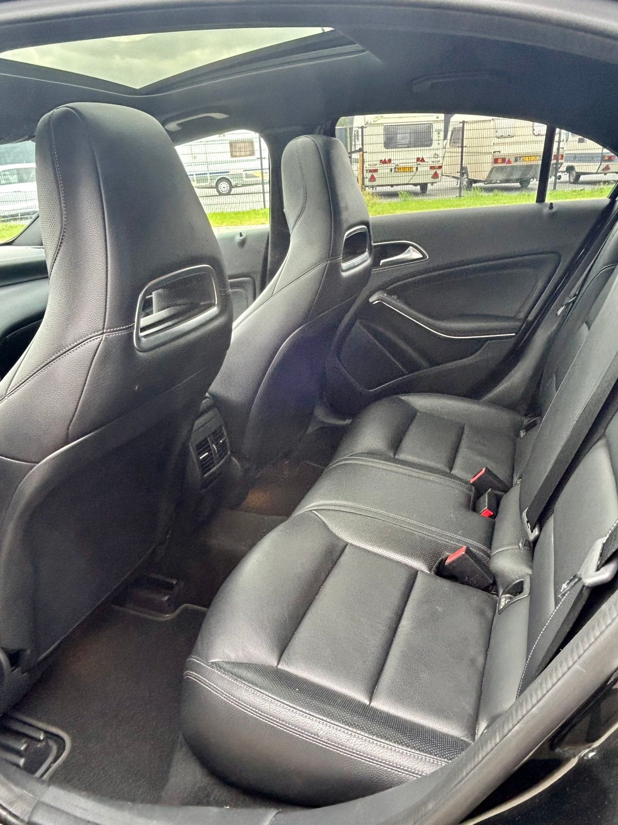 Foto 11 van Mercedes-Benz A-Klasse A220 d 177pk 7G-DCT 2017 Zwart
