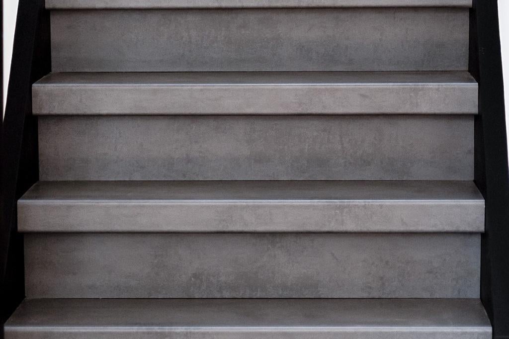 Trap Overzettrede Beton Grijs Voor Rechte & Wenteltrap, Nieuw, Ophalen of Verzenden, Minder dan 10 m², Grijs