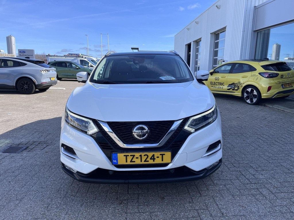 Nissan Qashqai 1.2 Tekna 115pk | Panoramadak | Trekhaak | Na, Auto's, Voorwielaandrijving, Gebruikt, 4 cilinders, Wit