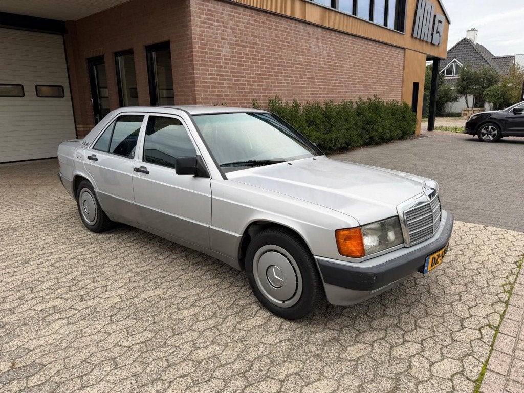 Mercedes-benz 190 E 1.8 AUTOMAAT cruise control 3e eigenaar, Automaat, Achterwielaandrijving, Gebruikt, 4 cilinders