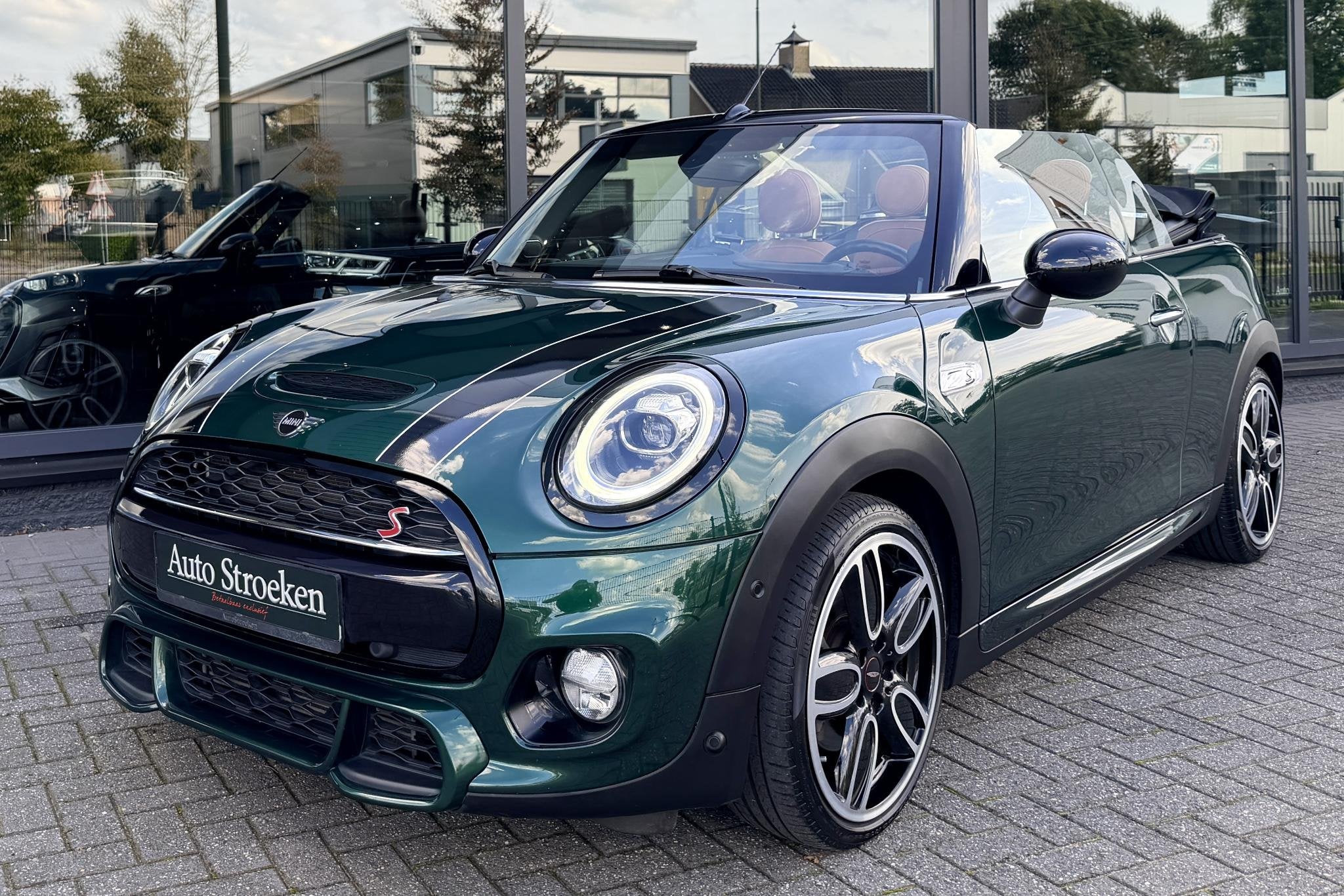 MINI Cabrio 2.0 Cooper S JCW 192pk Leer Navi Harman/Cardon, Gebruikt, Euro 6, 4 stoelen, Leder