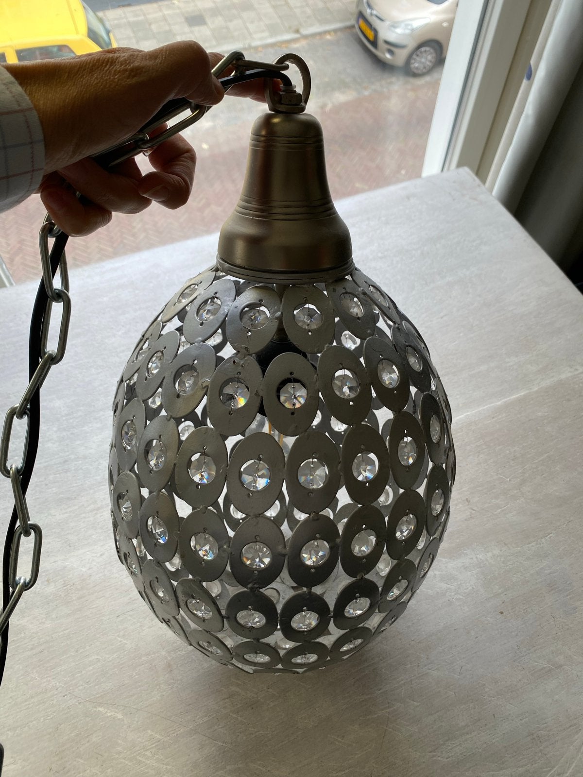 Unieke hanglamp met kristallen en metalen ringen, Ophalen, Zo goed als nieuw, Metaal, E27 (groot)