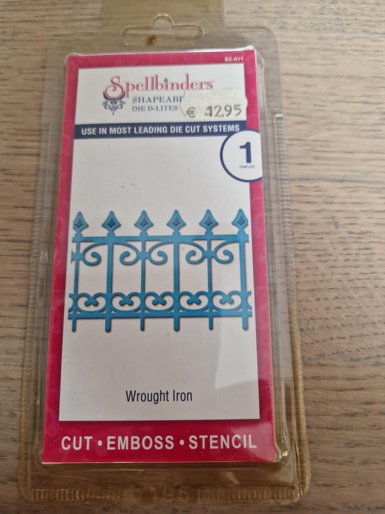 Spellbinders Wrought Iron S2-011 Snijmal- hekje, Hobby en Vrije tijd, Ophalen of Verzenden