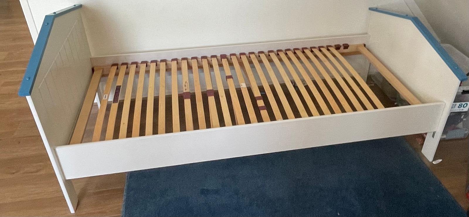 Wit-blauw jongensbed 90x200, Huis en Inrichting, Ophalen, Gebruikt, 90 cm, Eenpersoons