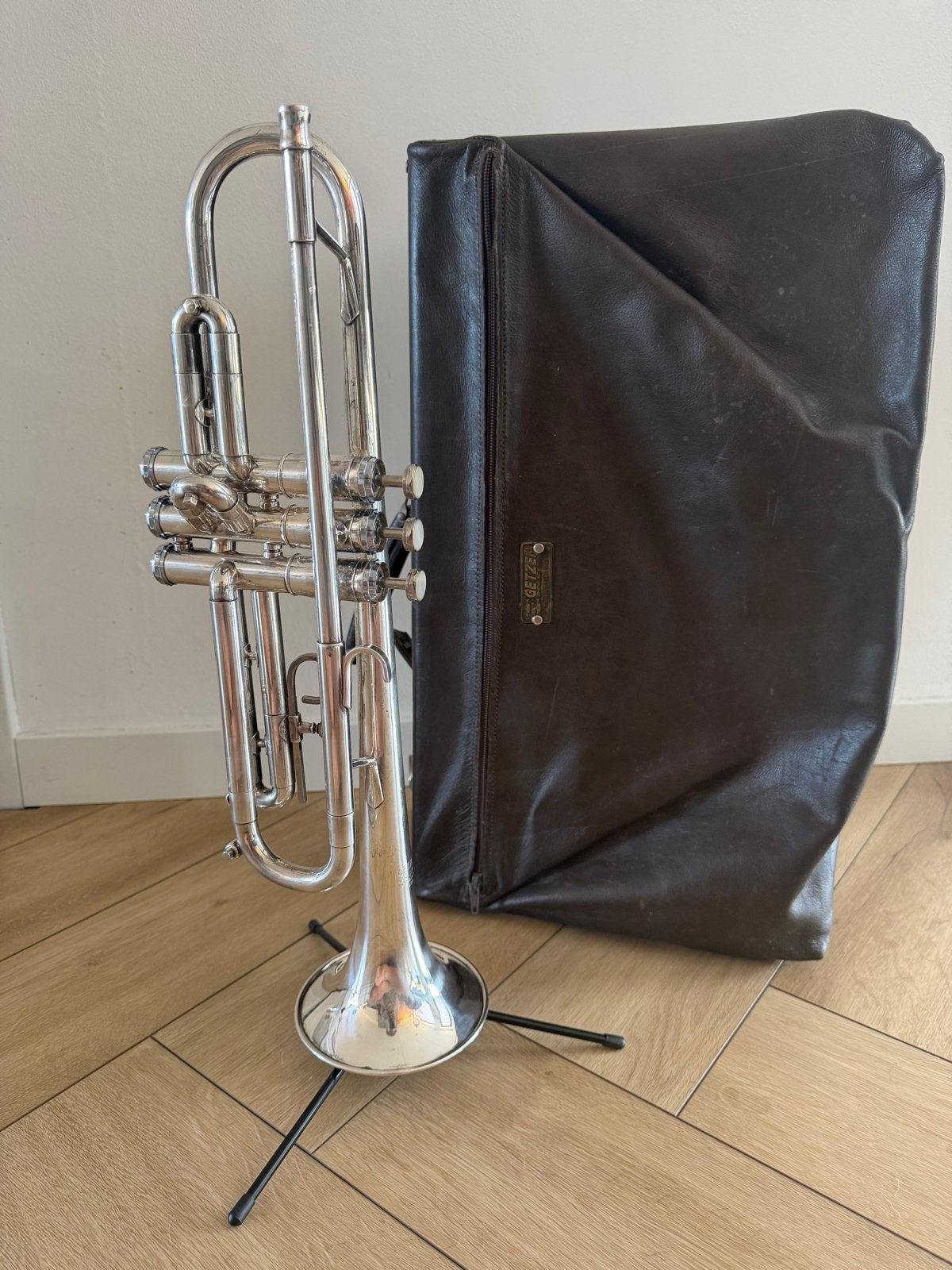 Getzen Trompet Zilver met Vintage Koffer, Muziek en Instrumenten, Blaasinstrumenten | Trompetten, Ophalen, Gebruikt, Bes-trompet