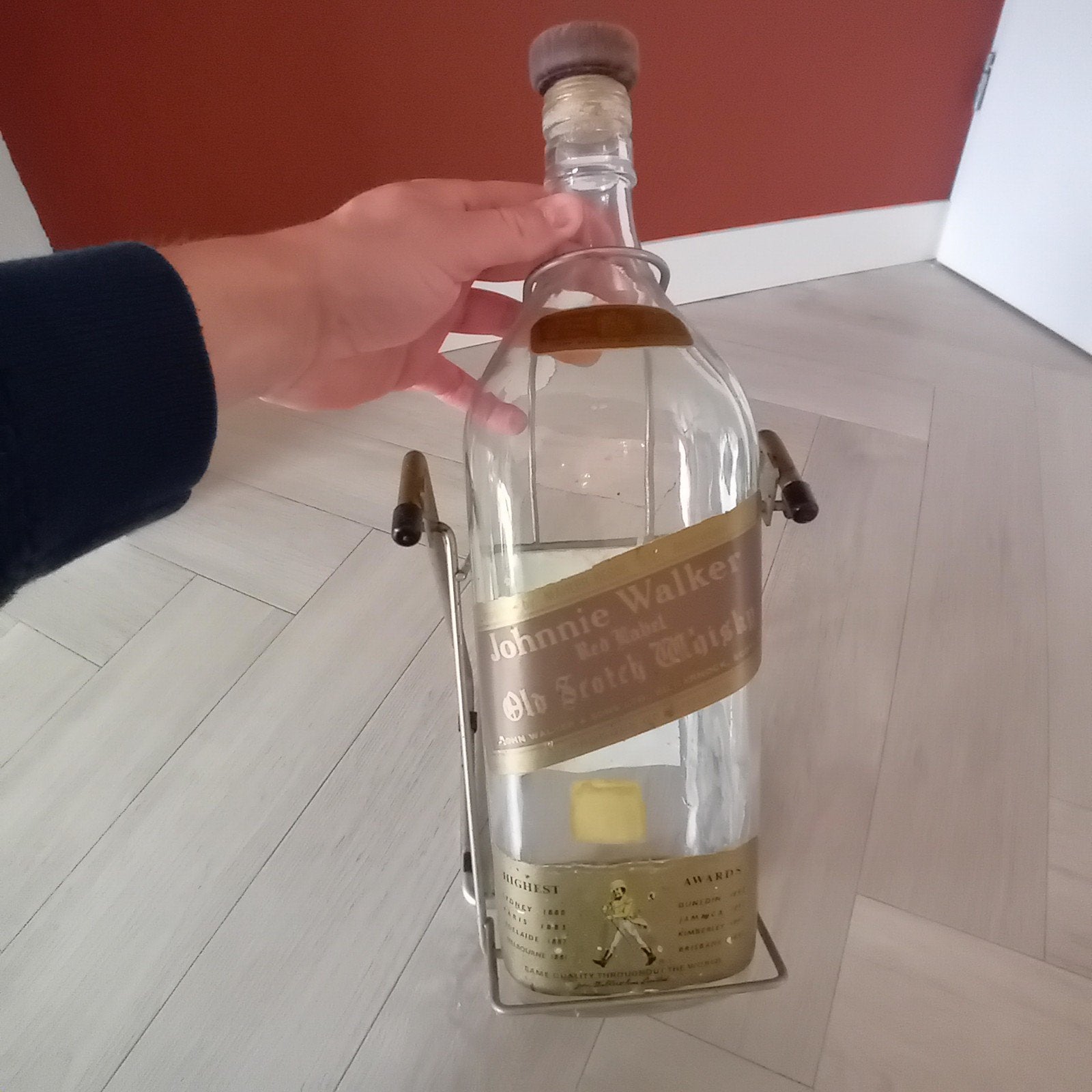 Vintage Whisky Fles met Schenkstandaard - Johnnie Walker, Ophalen
