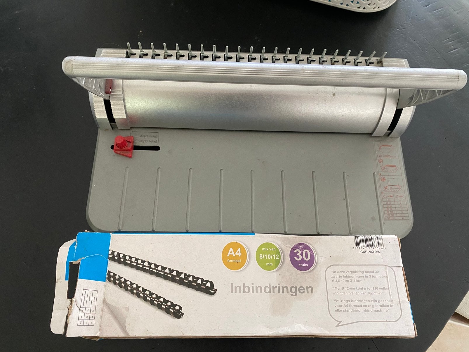 Inbind machine met inbindringen 21 rings voor papier, Ophalen
