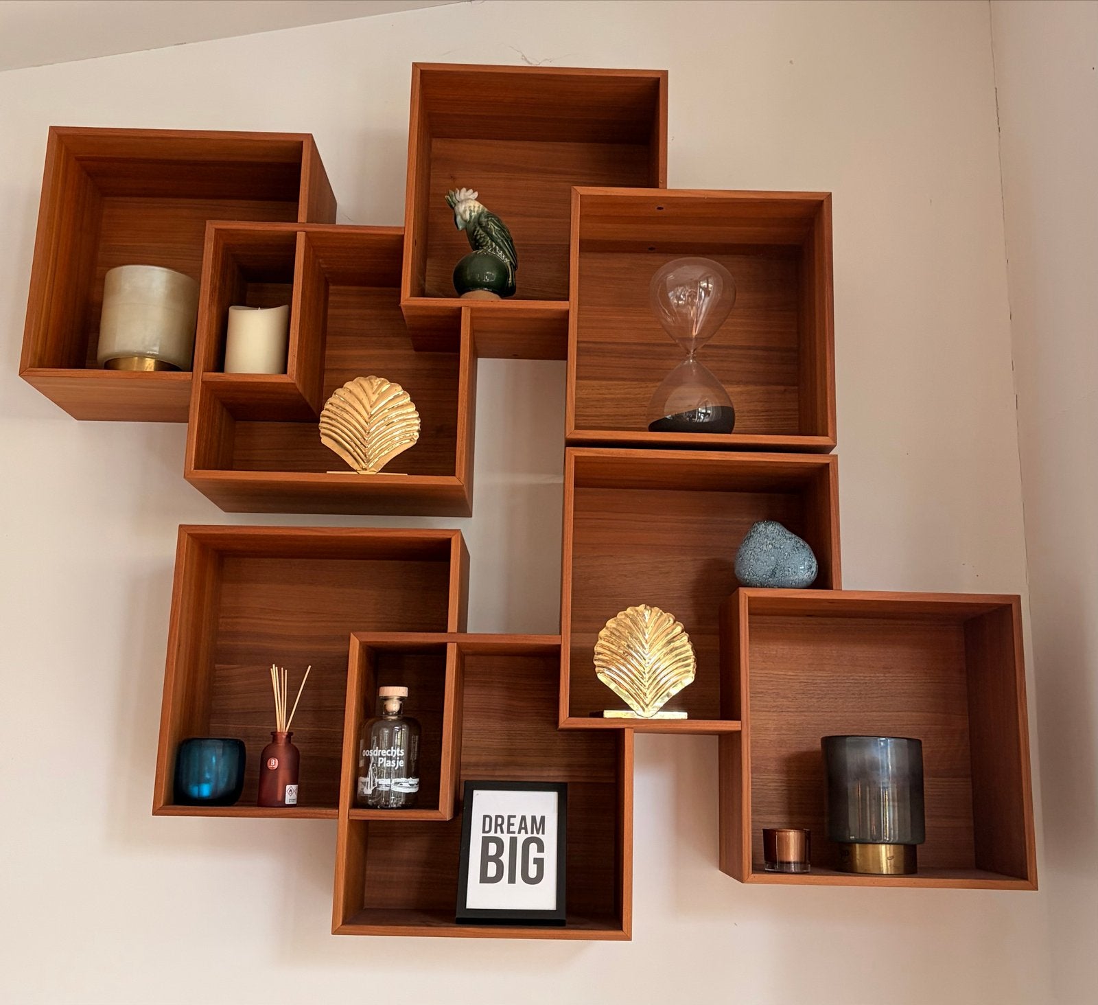 BOLIA Quadro wandkast, Ophalen, Met plank(en), Zo goed als nieuw, Minder dan 150 cm