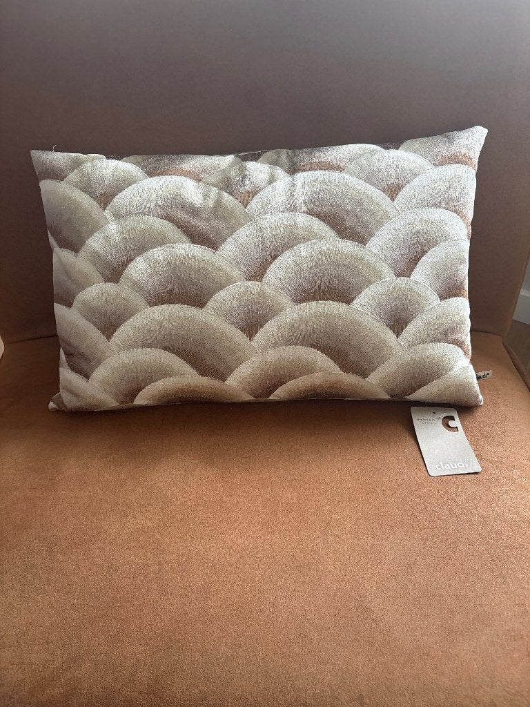 Claudi Sierkussen met patroon - Zo goed als nieuw, Huis en Inrichting, Ophalen, Beige, Nieuw, Sierkussen