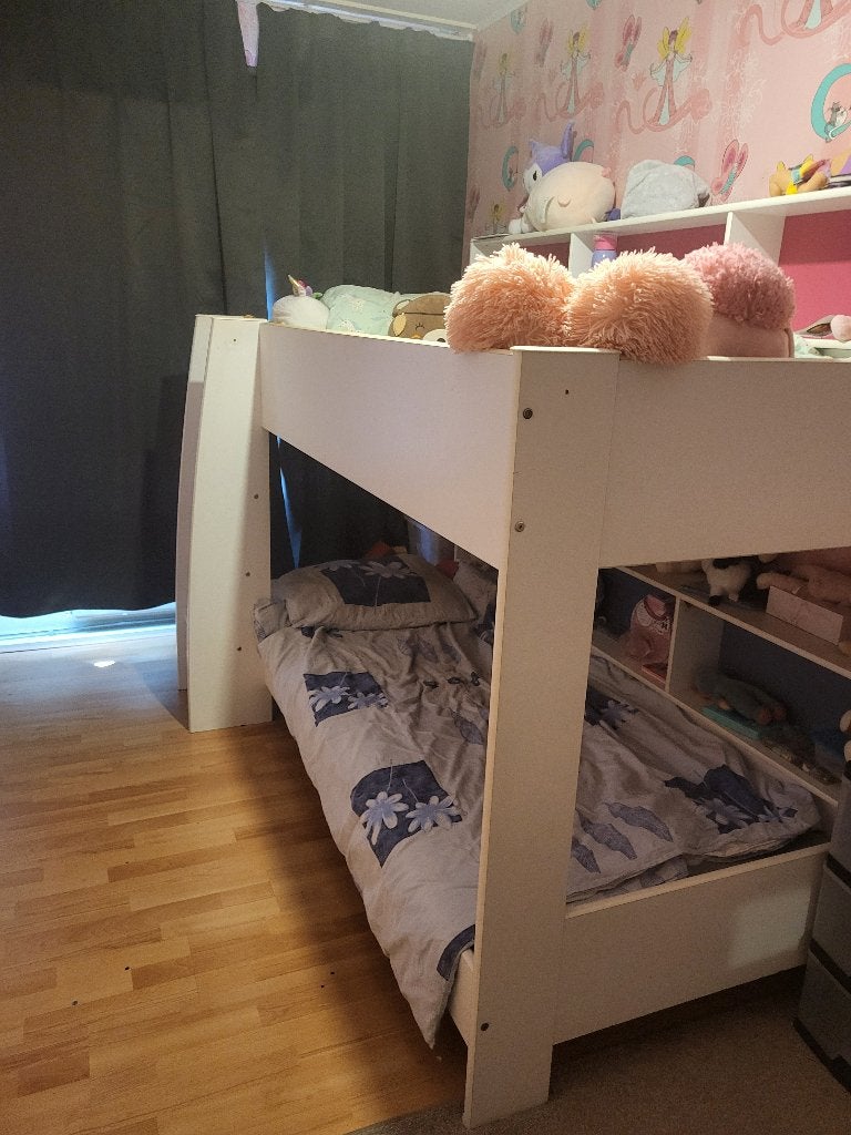 Stevig stapelbed met boekenkast/vakken, Kinderen en Baby's, Kinderkamer | Stapelbedden en Hoogslapers, Ophalen, Gebruikt, Stapelbed